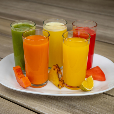 Frutta intera, spremuta e smoothie, cosa cambia davvero dal punto di vista nutrizionale?